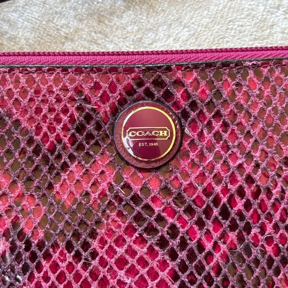 COACH Leather Zippered Wristlet Snakeskin Raspberry Pink Embossed Python Exotic - Picture 3 of 15